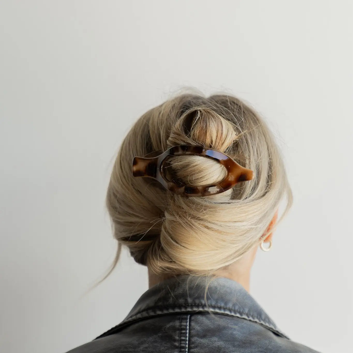 Lay Down Claw Clip - Dark Tortoise